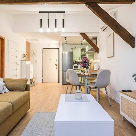 Cozy Loft Under The Wawel Sky Lägenhet Kraków Exteriör bild