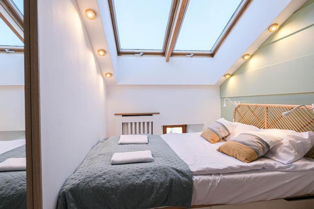Cozy Loft Under The Wawel Sky Lägenhet Kraków Exteriör bild