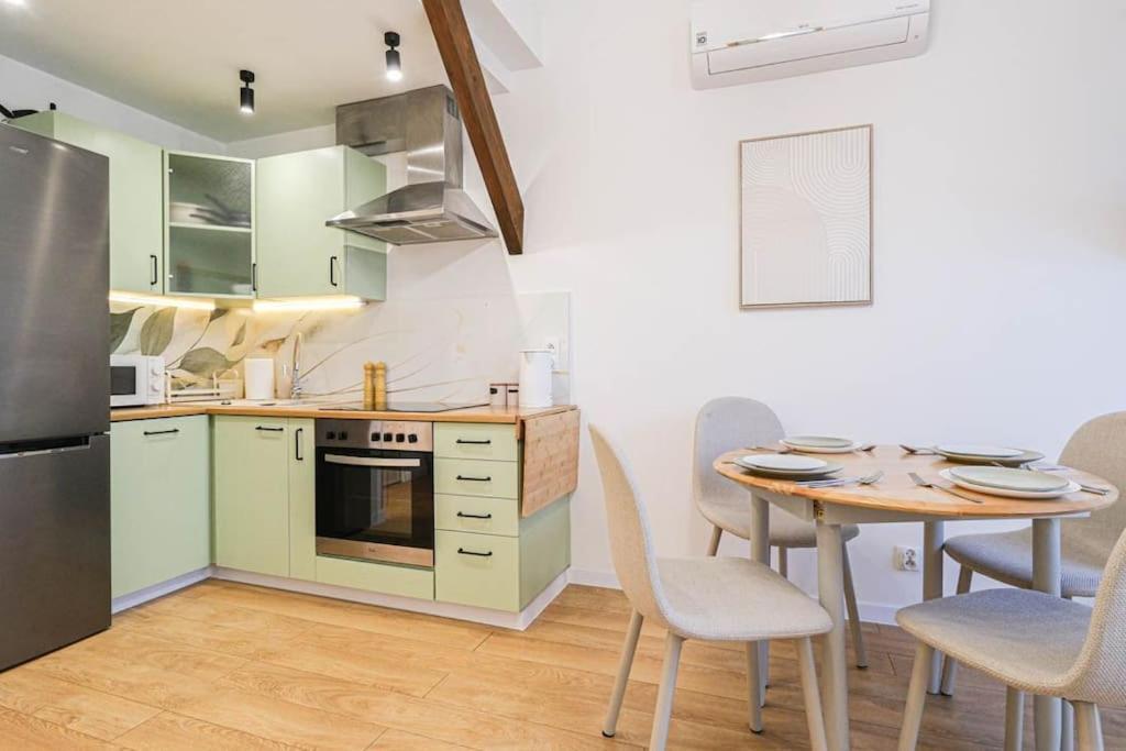 Cozy Loft Under The Wawel Sky Lägenhet Kraków Exteriör bild