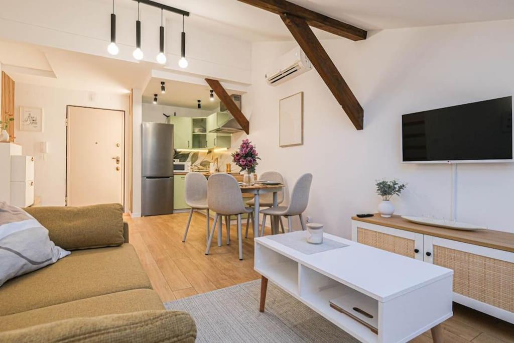 Cozy Loft Under The Wawel Sky Lägenhet Kraków Exteriör bild