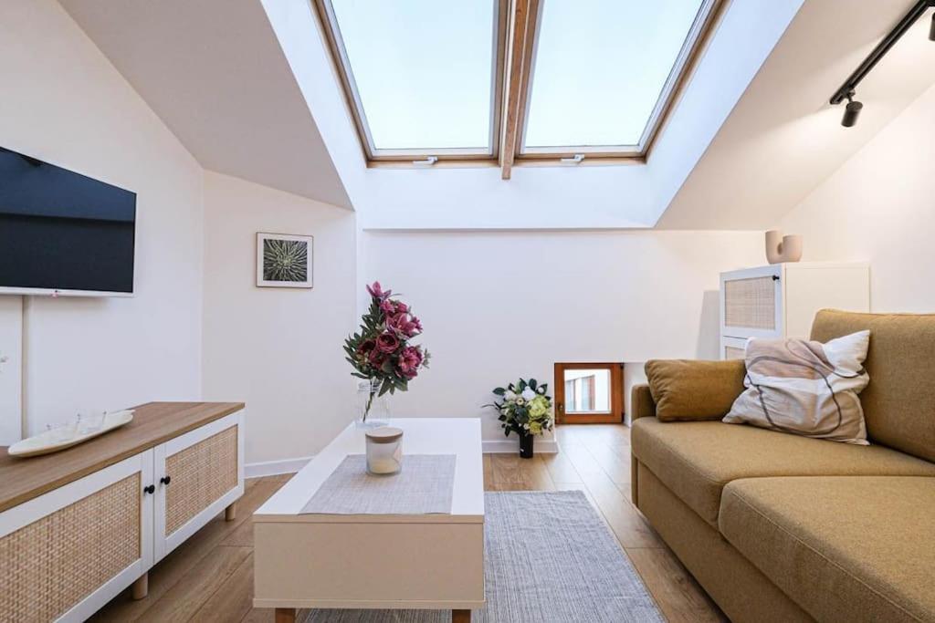 Cozy Loft Under The Wawel Sky Lägenhet Kraków Exteriör bild